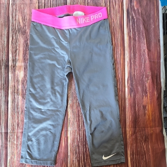 Nike Other - Nike Kids Capri Leggings in Gray with Pink Band Sz Med.